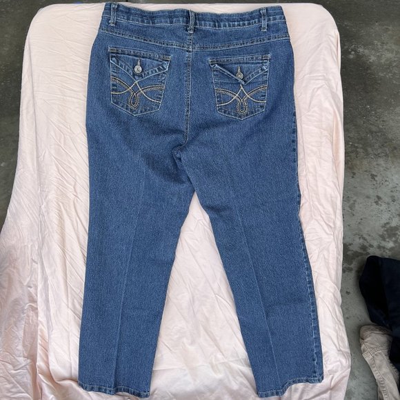 Gently used Cato Premium women's riveted 5-pocket stretchable jeans Size 16WP - Picture 5 of 8